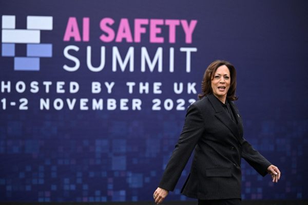 Kamala Harris: la visión de la Vicepresidenta de EE.UU. sobre la IA y las criptomonedas
