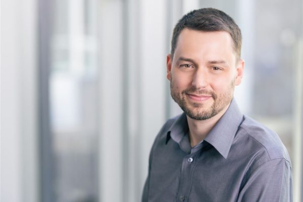 OpenAI refuerza su enfoque en seguridad y presenta un nuevo miembro en la Junta Directiva
