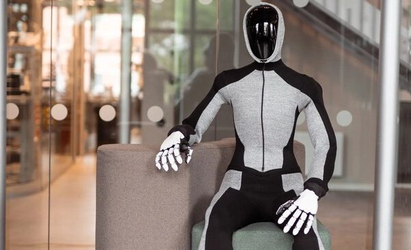 Neo Beta: El Futuro de las Tareas Domésticas con Robots Humanoides
