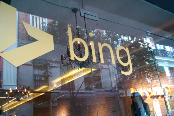 Microsoft desafía a Google con búsquedas generativas en Bing