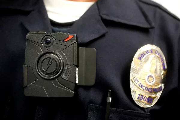 De ingeniero de Twitter a emprendedor policial: ahora los informes policiales con cámara IA