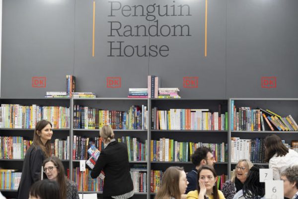 Penguin Random House blinda sus libros contra el uso no autorizado de la IA