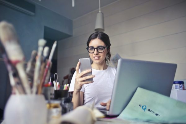 La Generación Z lidera el uso de la IA en el ambiente laboral: 82%