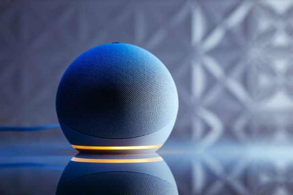 Amazon empuja Alexa con alianzas estratégicas: Uber, Instacart y Ticketmaster entre otros