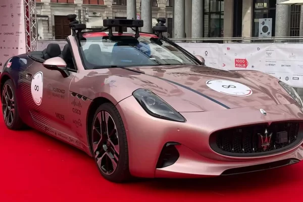VIDEO: La inteligencia artificial alcanza los 285 kmph al volante de un Maserati