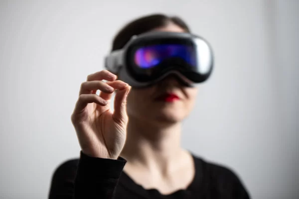 Poco para Ver: sin contenido inmersivo no hay negocio, el desafío del Vision Pro de Apple