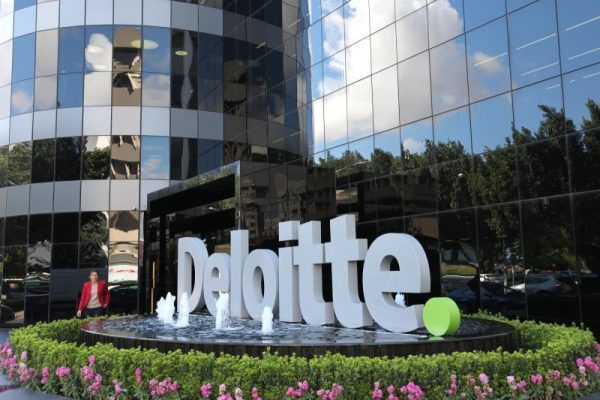 Deloitte se fortalece con Anthropic: 470.000 empleados y 15.000 van a ser certificados