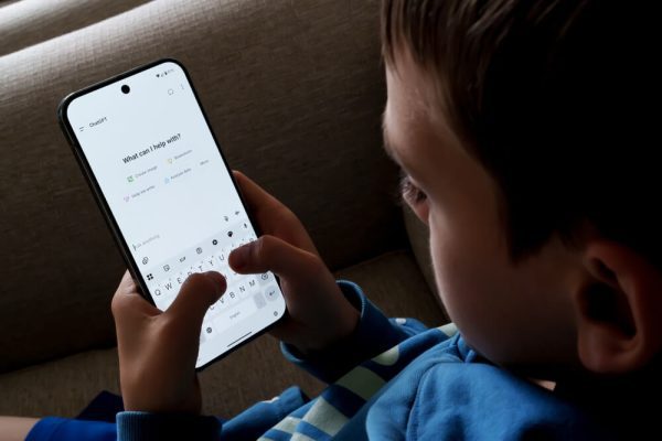 OpenAI despliega en ChatGPT un sistema de enrutamiento de seguridad y control parental
