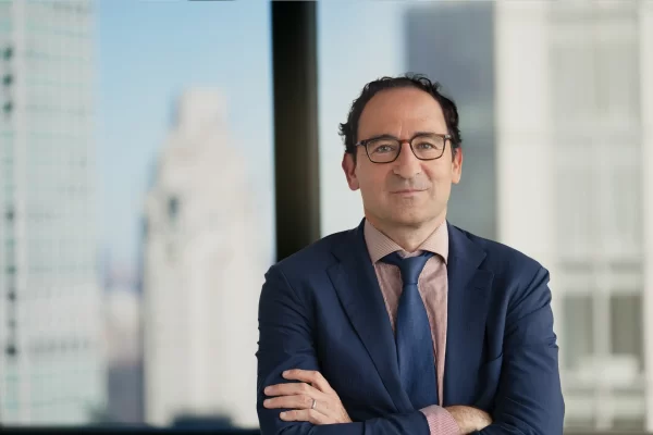 El presidente del Blackstone Group advierte que “Wall Street subestima el riesgo de la IA”