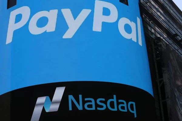 PayPal se alía con OpenAI: ChatGPT tendrá pagos integrados y convertirá el chat en tienda online