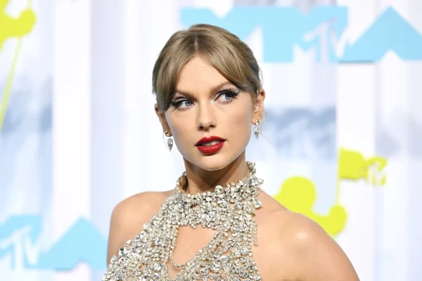 Taylor Swift y Google: fans acusan uso de IA en los videos secretos del “scavenger hunt”